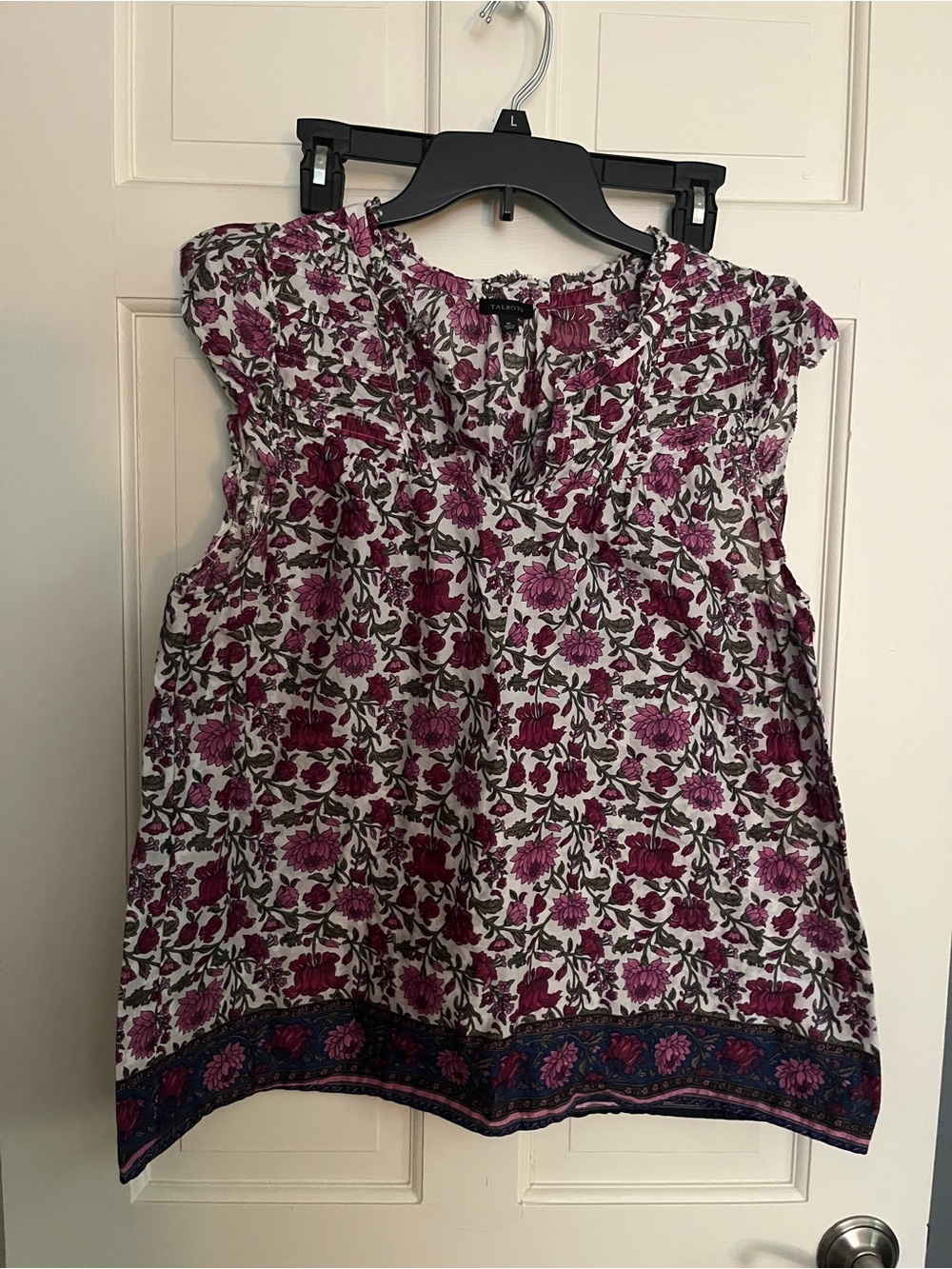 TalboFloral Sleeveless Blouse in White and Magenta - Women's Top